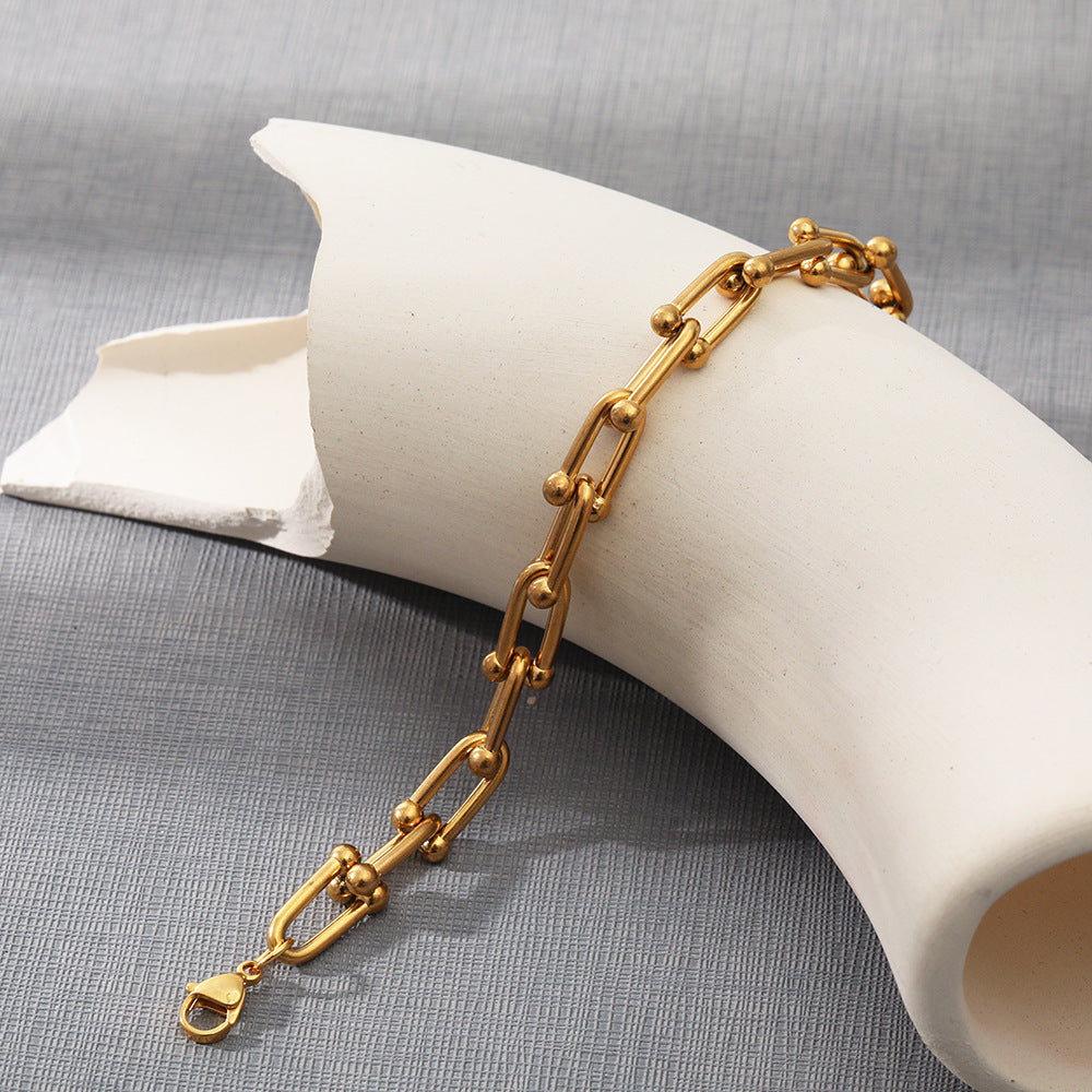 Lyvora – Bold Bracelet