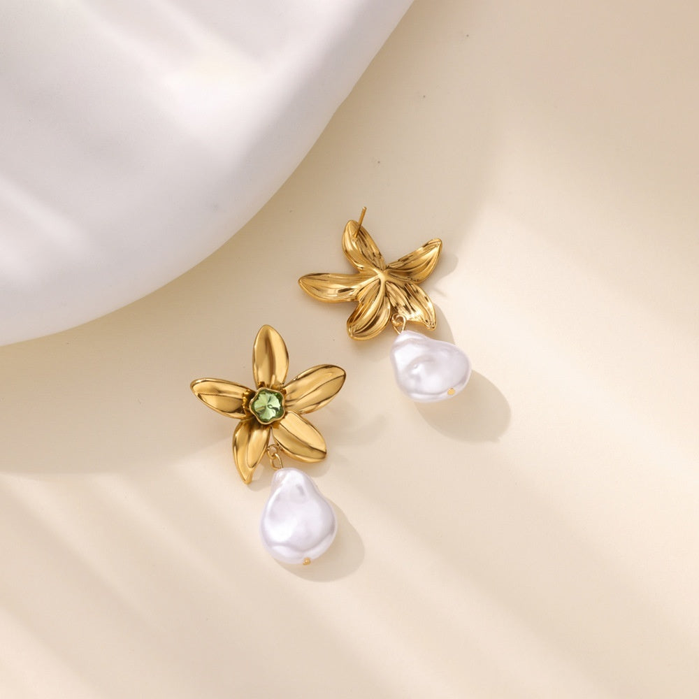 Solena – Green Zircon Flower Stud Earrings