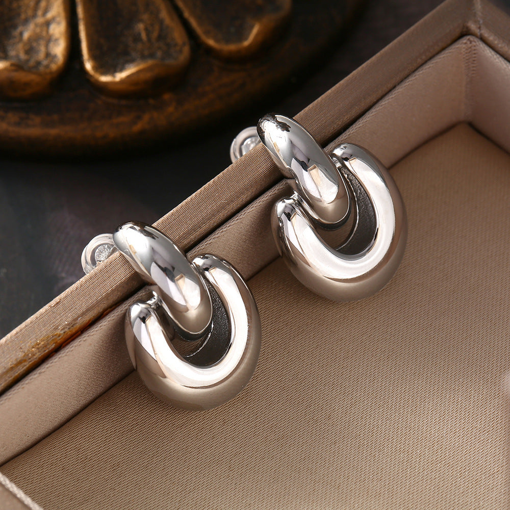 Oraya – Half Hoop Stud Earrings