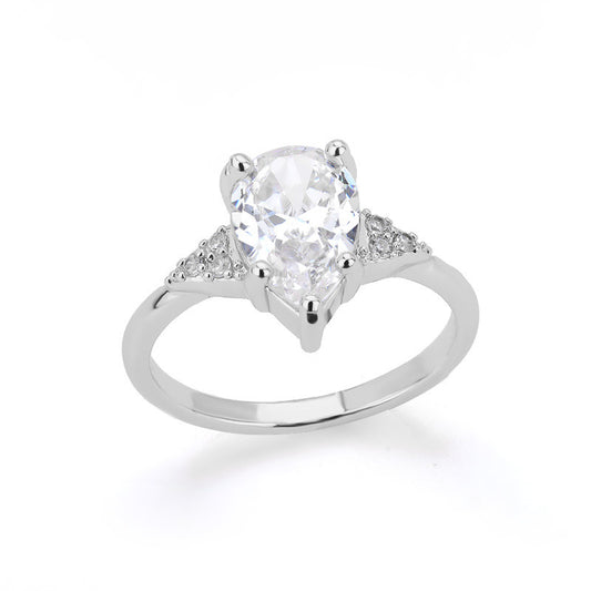 Elara – Peach Heart Ring