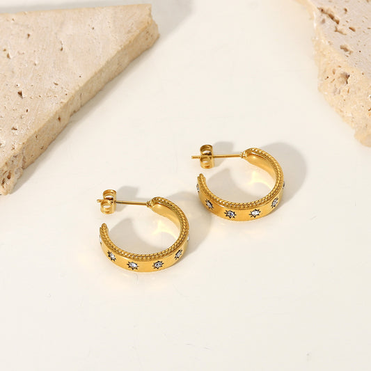 Lynora – Star Zirconia Stud Earrings