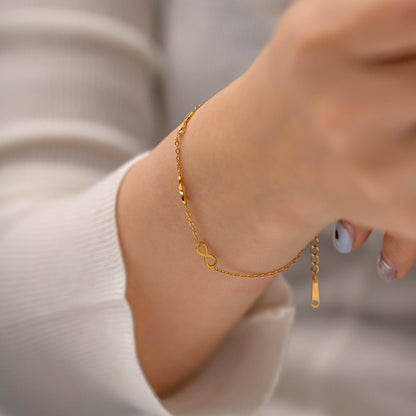 Aurema –  Infinity Bracelet