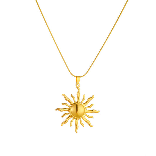 Solara – Sun Pendant Necklace
