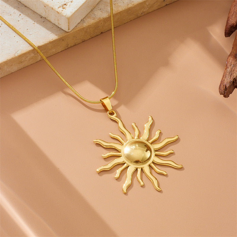 Solara – Sun Pendant Necklace