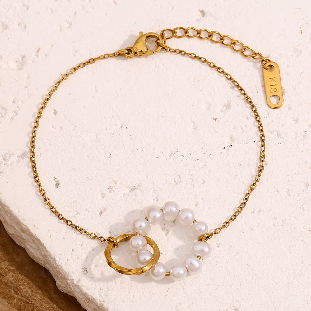 Velmora – Bracelet with Interlocking Rings