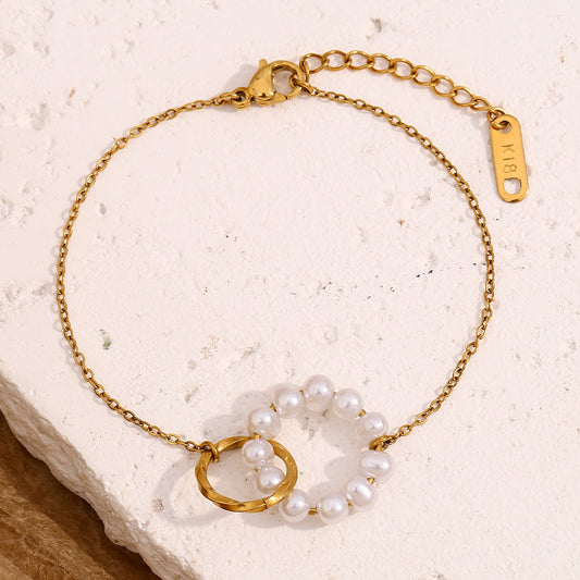 Velmora – Bracelet with Interlocking Rings